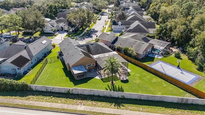 Exterior, Drone