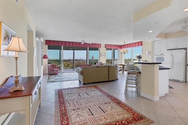 Dining room, Interior, Kitchen, Living room, Pendant Lights, Recessed Lighting