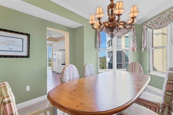 Chandelier, Dining room, Interior