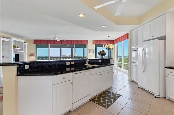 Chandelier, Interior, Kitchen, Recessed Lighting