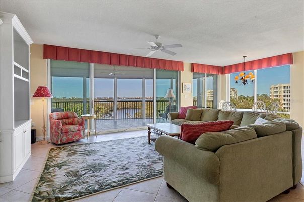 Interior, Living room, Water