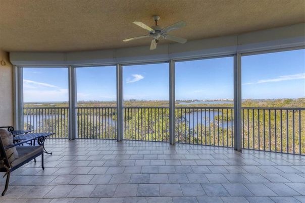 Interior, Sun Room, Water