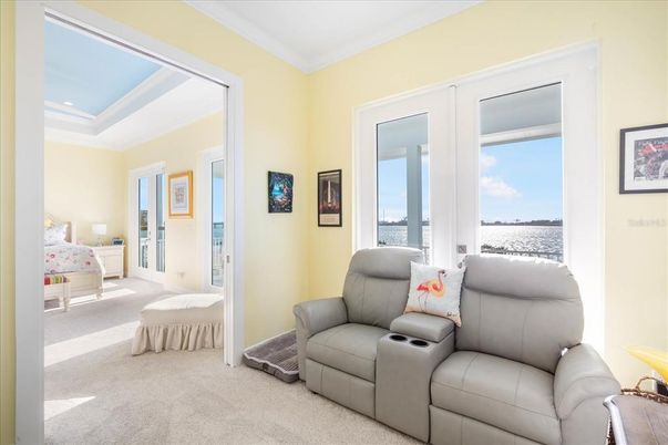 Bedroom, Interior, Recessed Lighting, Water