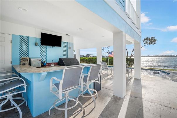 Exterior, Recessed Lighting, Water