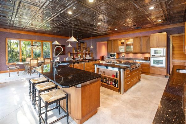 Dining room, Interior, Kitchen, Pendant Lights, Recessed Lighting, Stainless Steel Appliances