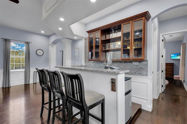 Interior, Recessed Lighting, Wood Texture Flooring