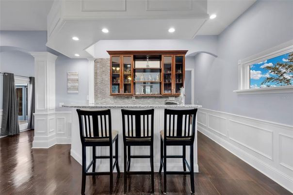 Interior, Recessed Lighting, Wood Texture Flooring