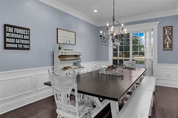 Chandelier, Dining room, Interior, Recessed Lighting, Wood Texture Flooring