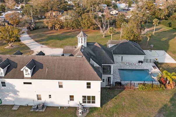 Exterior, Drone