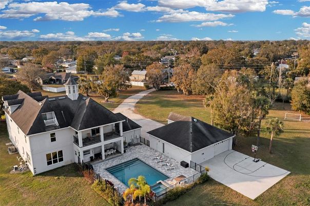 Exterior, Drone