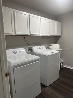 Interior, Utility Closets, Washer, Wood Texture Flooring