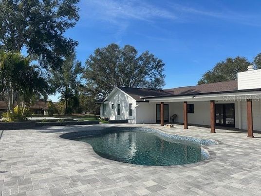 Exterior, Pool