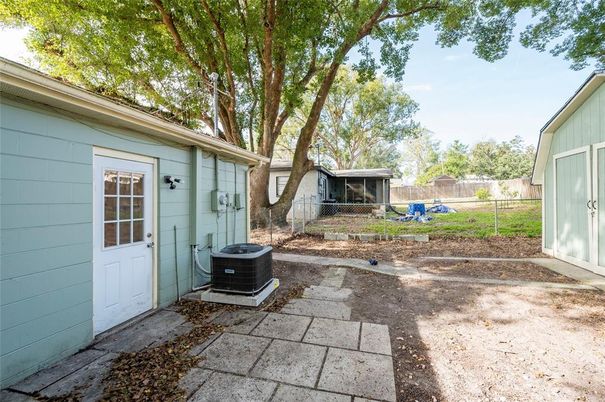 Backyard, Exterior