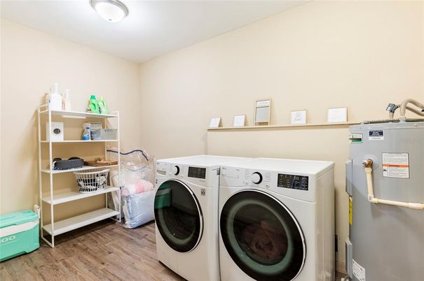 Interior, Washer, Wood Texture Flooring