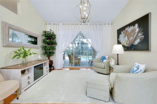 Dining room, Interior, Living room, Pendant Lights
