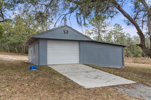 Detached Garage, Exterior