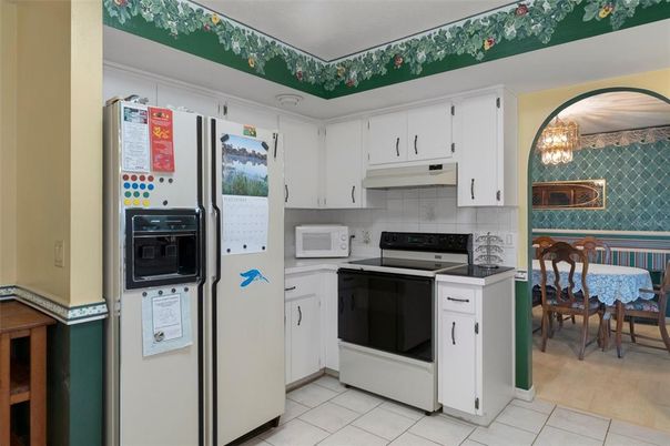 Chandelier, Dining room, Interior, Kitchen