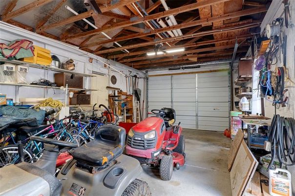 Garage, Interior, Wooden Beams