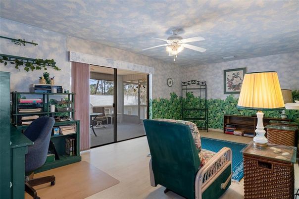 Home Office, Interior