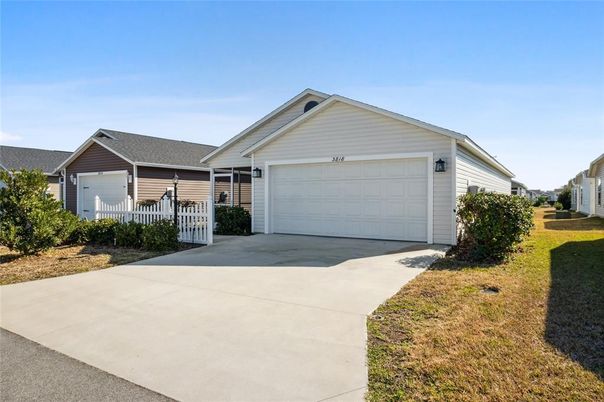 Detached Garage, Exterior
