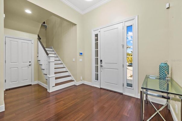Interior, Recessed Lighting, Wood Texture Flooring
