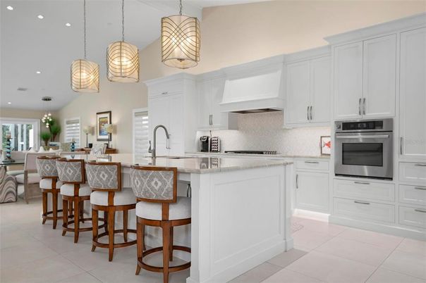 Dining room, Interior, Kitchen, Pendant Lights, Recessed Lighting, Stainless Steel Appliances