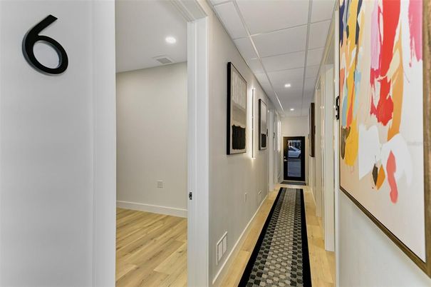 Interior, Recessed Lighting, Wood Texture Flooring