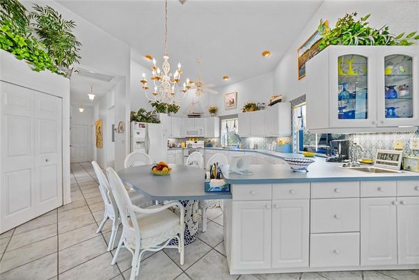 Dining room, Interior, Kitchen, Pendant Lights