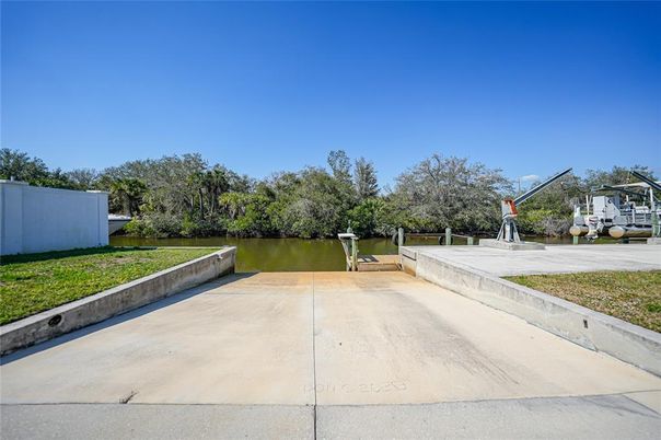 Exterior, Water