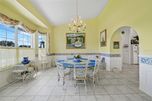 Chandelier, Dining room, Interior