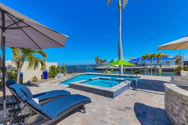 Exterior, Lake, Pool