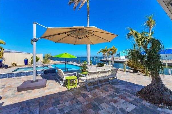 Exterior, Pool, Water