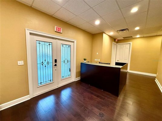 Interior, Recessed Lighting, Wood Texture Flooring