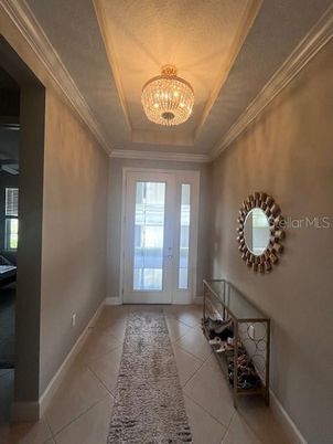 Chandelier, Interior