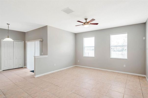 Empty room, Interior, Pendant Lights