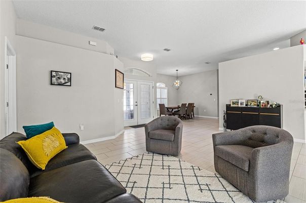 Chandelier, Dining room, Interior, Living room