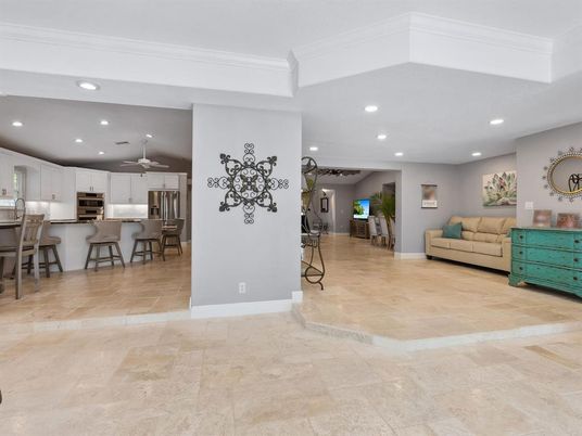 Dining room, Interior, Kitchen, Recessed Lighting