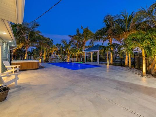 Exterior, Hot Tub, Pool