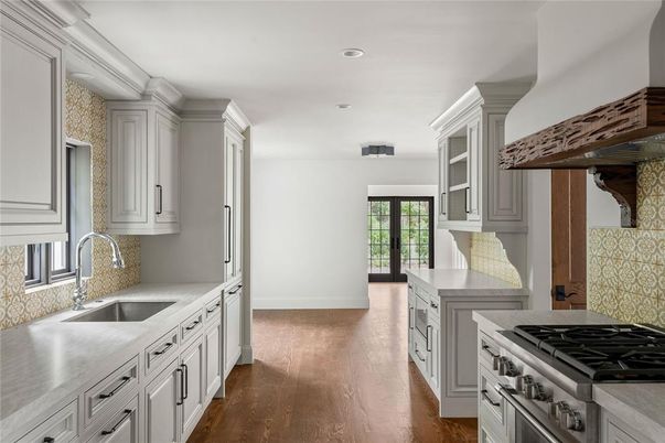Interior, Kitchen, Recessed Lighting, Wood Texture Flooring