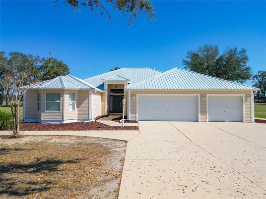 Attached, Exterior, Facade, Ranch