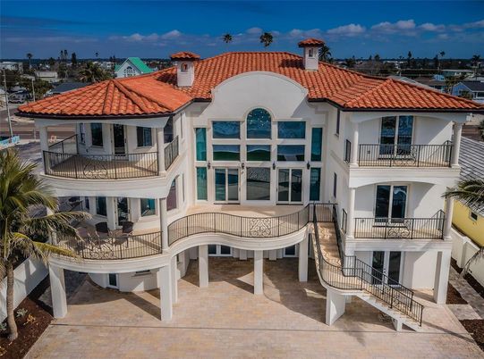 Exterior, Facade, Mediterranean