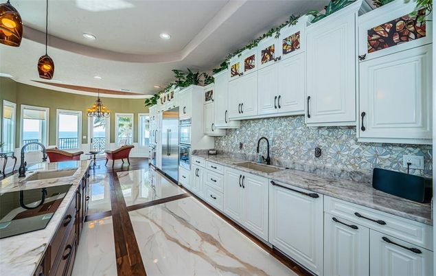 Chandelier, Dining room, Interior, Kitchen, Marble, Pendant Lights, Recessed Lighting, Stainless Steel Appliances, Water