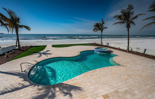 Exterior, Lake, Pool, Water