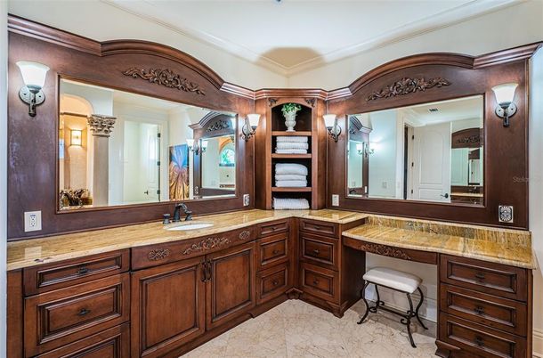 Bathroom, Dual Sink Vanities, Interior