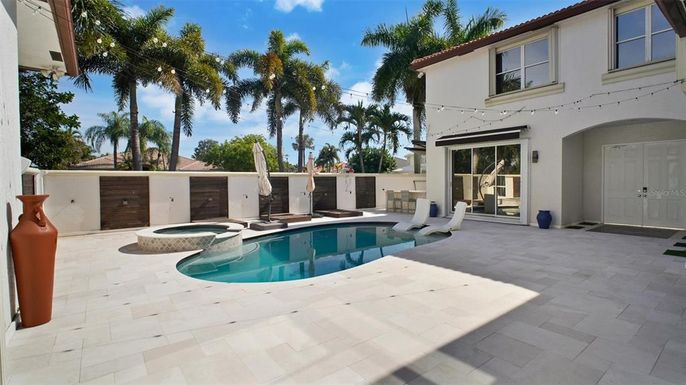 Exterior, Pool