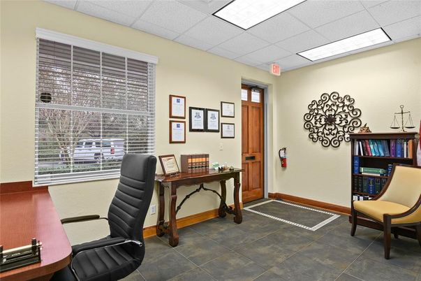 Home Office, Interior