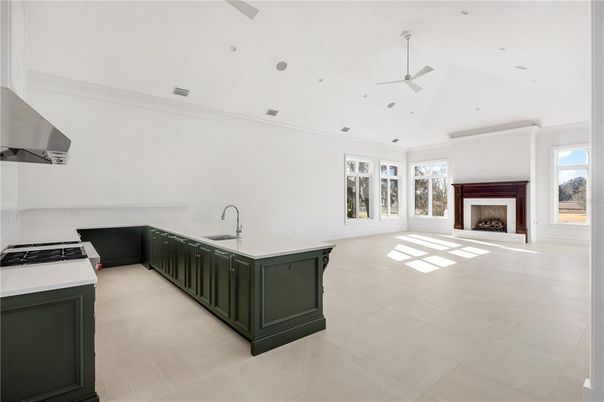 Fireplace, Interior, Kitchen, Recessed Lighting