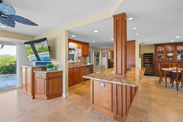 Dining room, Interior, Kitchen, Recessed Lighting, Stainless Steel Appliances