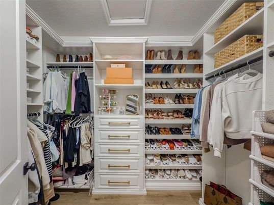 Interior, Walk-in Closets, Wood Texture Flooring