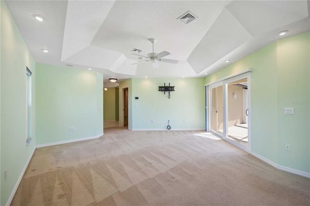 Empty room, Interior, Recessed Lighting